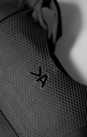Sports Bra - Black/ Black matt Logo